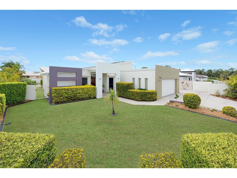 1 Sylvie Street, Pelican Waters QLD 4551