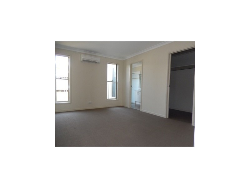 24 Silvereye Street, Sippy Downs QLD 4556