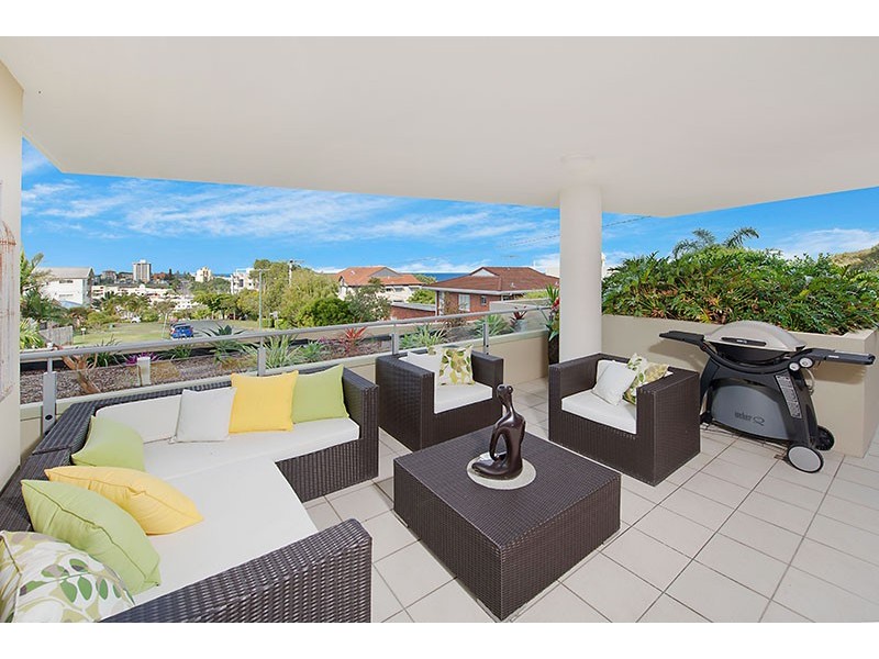 Unit 2 ‘Sky Gardens’ 32 Saltair Street, Kings Beach QLD 4551