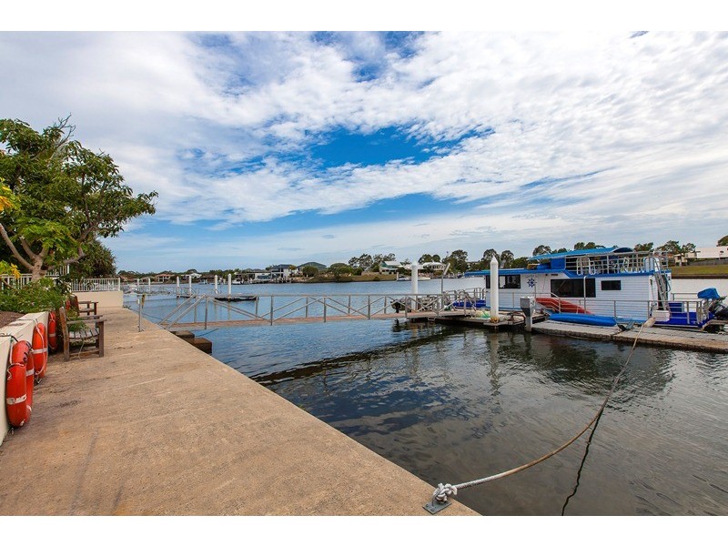 10 Pamphlet Place, Pelican Waters QLD 4551