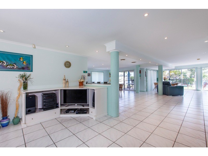 10 Pamphlet Place, Pelican Waters QLD 4551