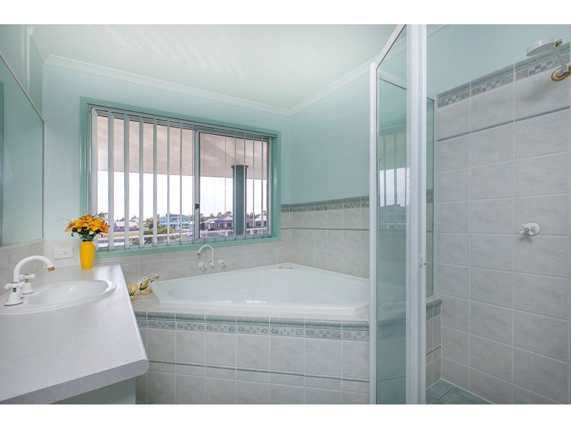 10 Pamphlet Place, Pelican Waters QLD 4551