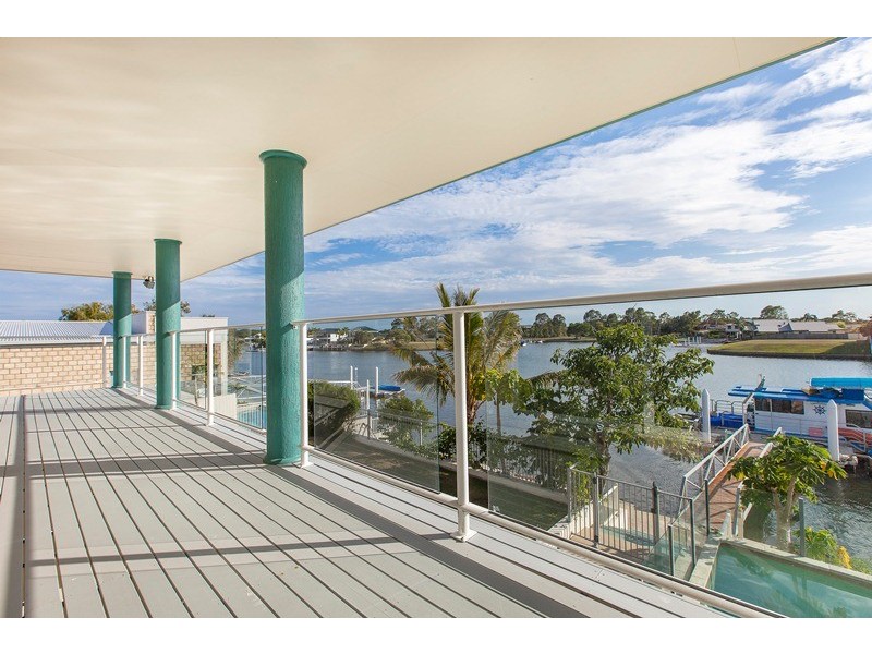 10 Pamphlet Place, Pelican Waters QLD 4551