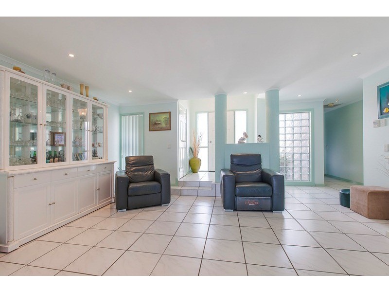 10 Pamphlet Place, Pelican Waters QLD 4551