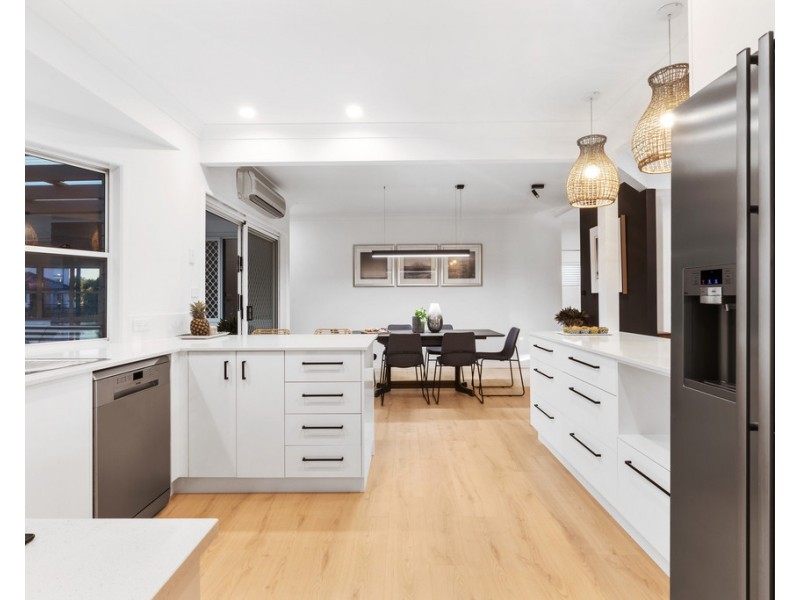 17 Ramsay Crescent, Golden Beach QLD 4551