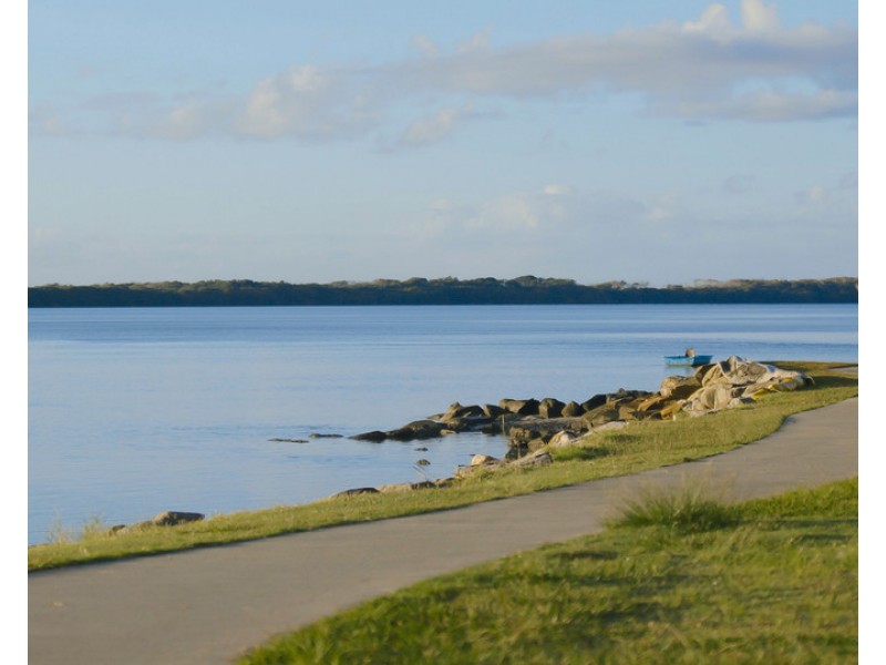 17 Ramsay Crescent, Golden Beach QLD 4551