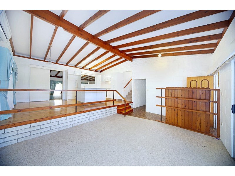 10 Oxley Street, Golden Beach QLD 4551