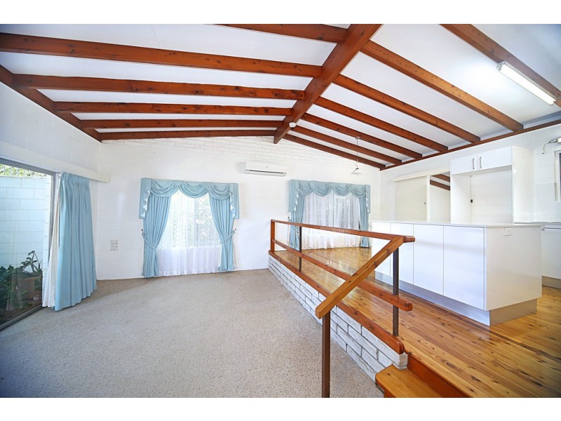 10 Oxley Street, Golden Beach QLD 4551