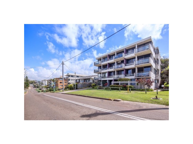 Unit 10 ‘Lahaina’ 17 Headland Esplanade, Kings Beach QLD 4551