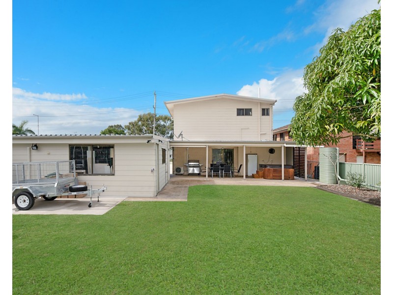 4 Ulm Street, Dicky Beach QLD 4551