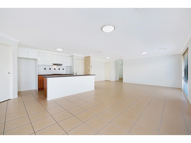 7 Liekefett Way, Little Mountain QLD 4551