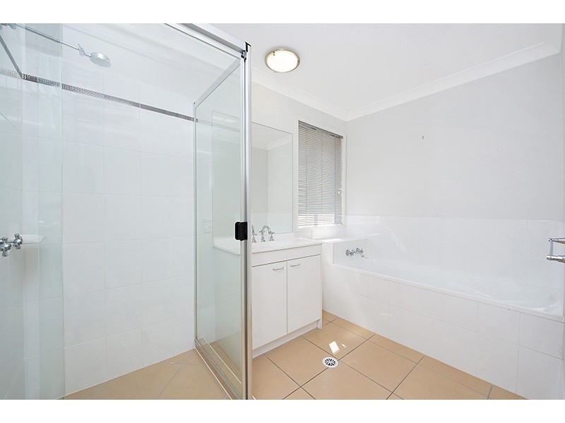 7 Liekefett Way, Little Mountain QLD 4551