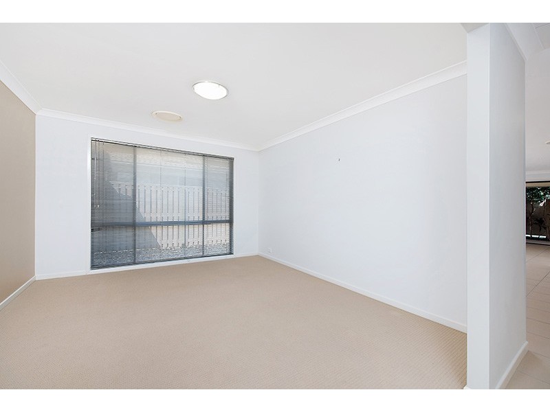 7 Liekefett Way, Little Mountain QLD 4551