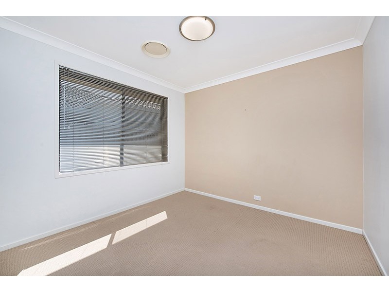 7 Liekefett Way, Little Mountain QLD 4551