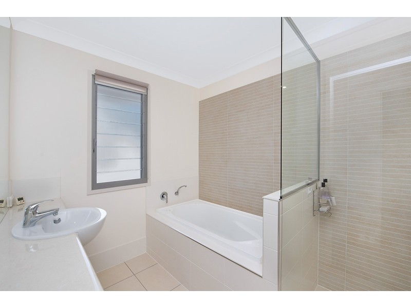 4/4 Lindesay Street, Caloundra West QLD 4551