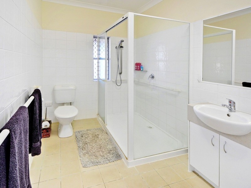 13 Minchinton Street, Caloundra QLD 4551