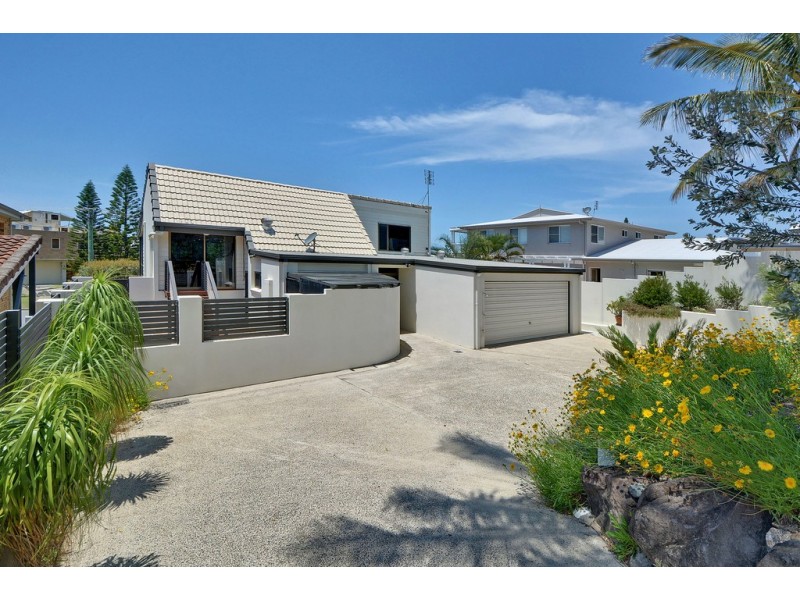 8 Beachside Court, Shelly Beach QLD 4551