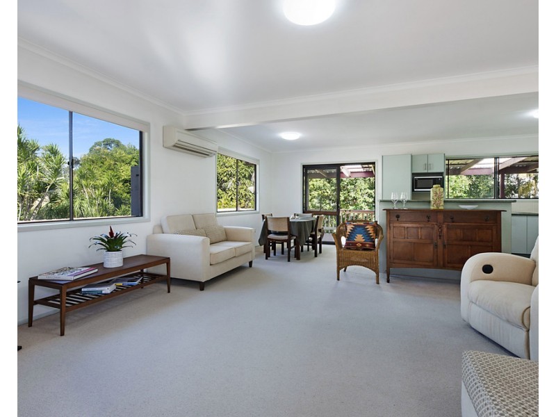 4 Lawley Street, Dicky Beach QLD 4551