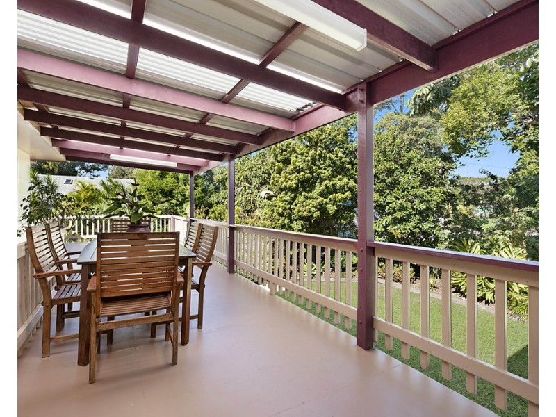 4 Lawley Street, Dicky Beach QLD 4551