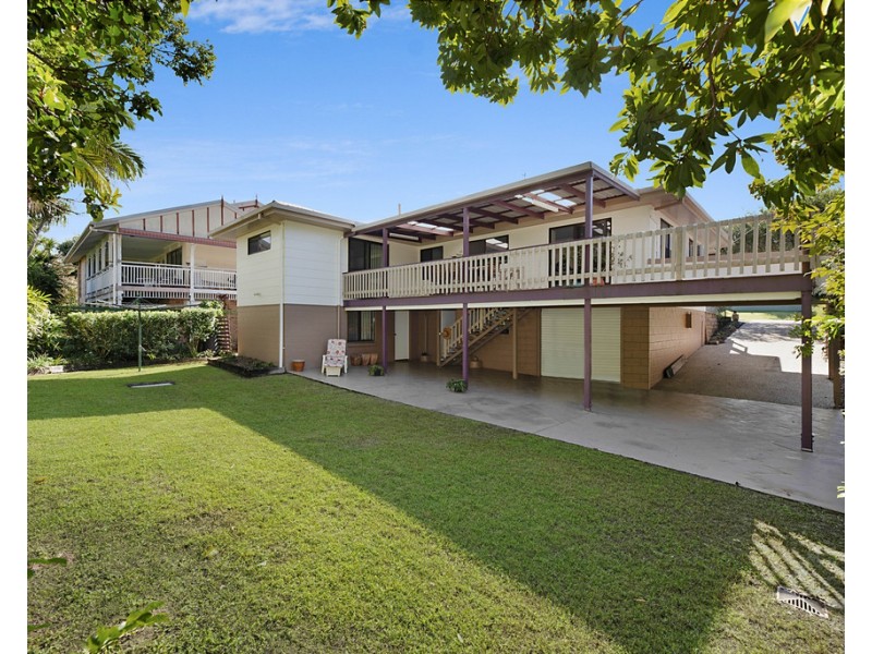 4 Lawley Street, Dicky Beach QLD 4551