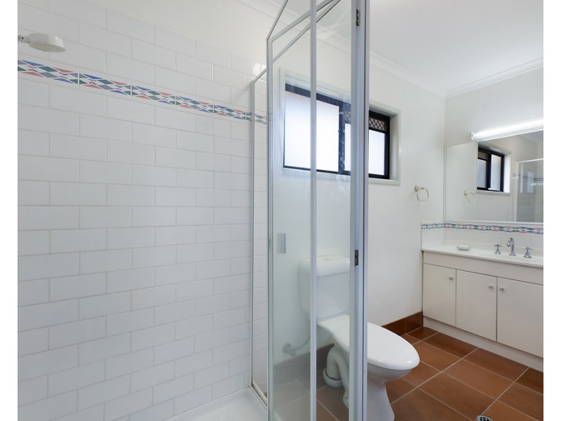 4 Lawley Street, Dicky Beach QLD 4551