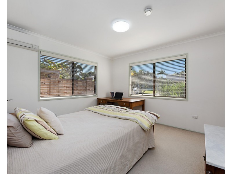 4 Lawley Street, Dicky Beach QLD 4551