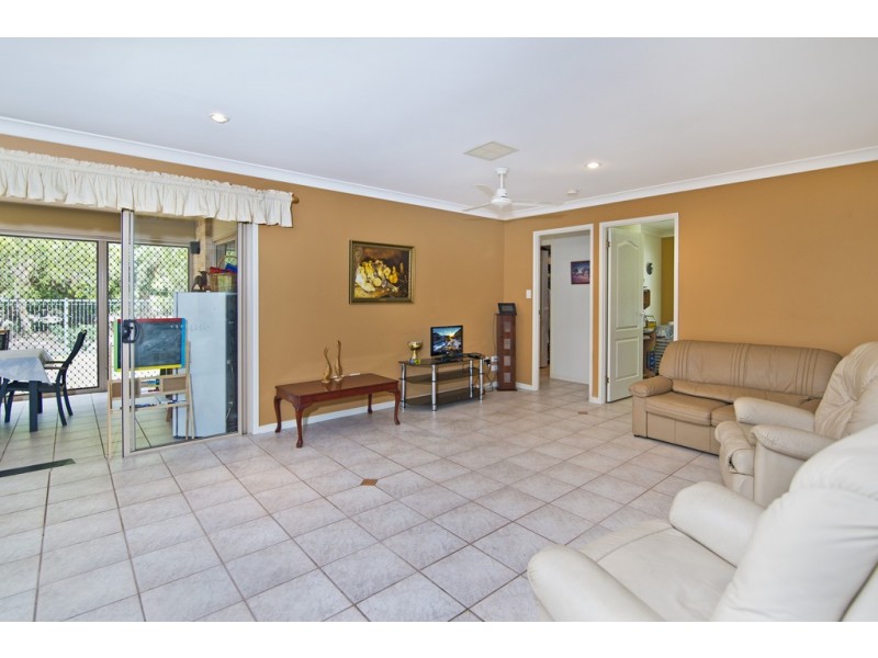 17 Edwardson Drive, Pelican Waters QLD 4551