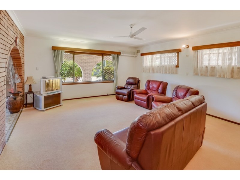 27 Coochin Street, Dicky Beach QLD 4551