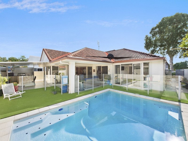 5 Campbellville Circuit, Pelican Waters QLD 4551