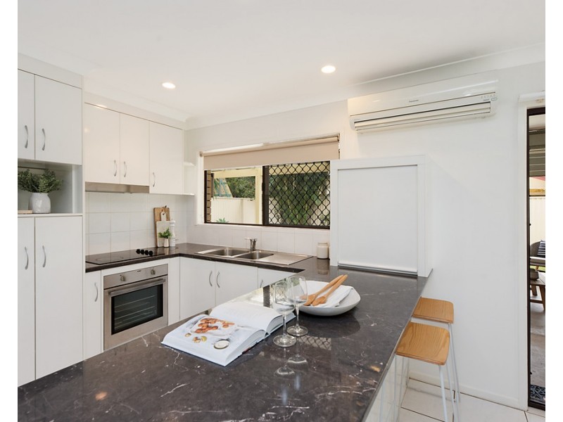 1 Cunningham Court, Golden Beach QLD 4551