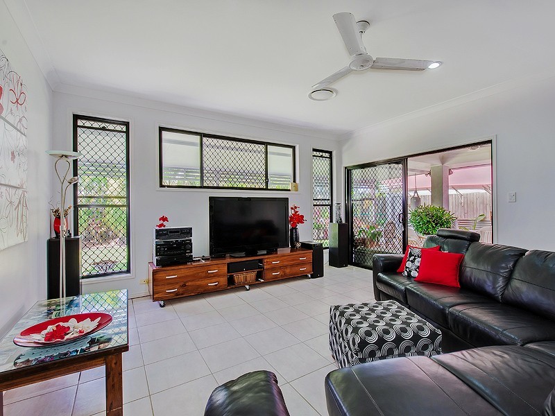 10 Gairdner Street, Caloundra West QLD 4551