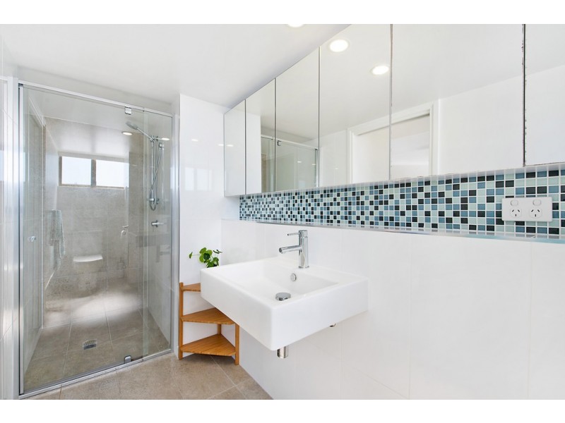 Unit 9/10 Bulcock Beach Esplanade, Caloundra QLD 4551