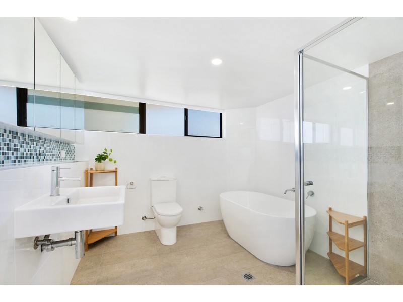 Unit 9/10 Bulcock Beach Esplanade, Caloundra QLD 4551