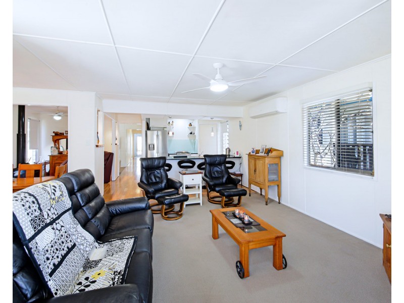 10 Wills Avenue, Golden Beach QLD 4551