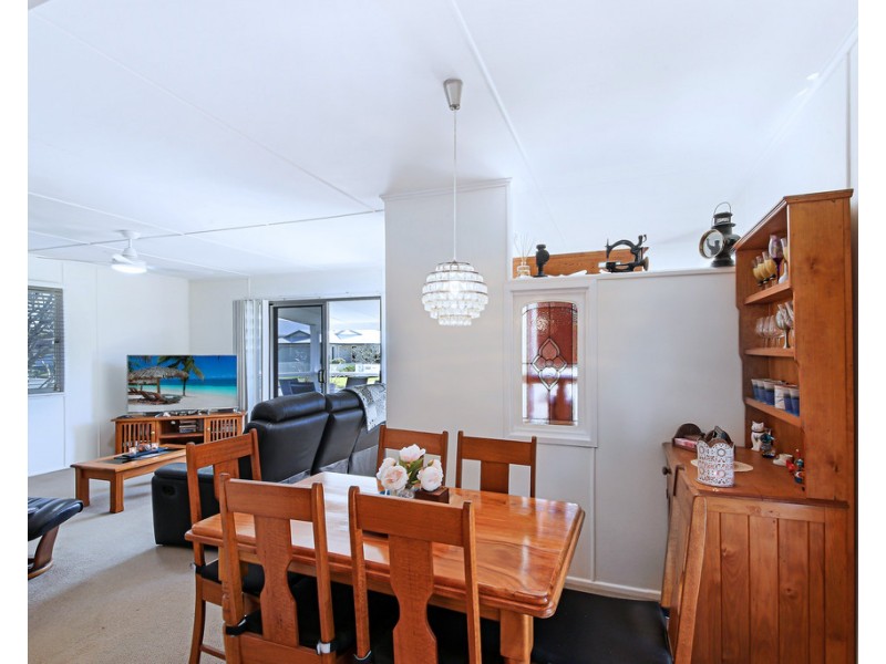 10 Wills Avenue, Golden Beach QLD 4551