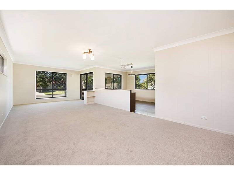 4 Theresa Street, Golden Beach QLD 4551