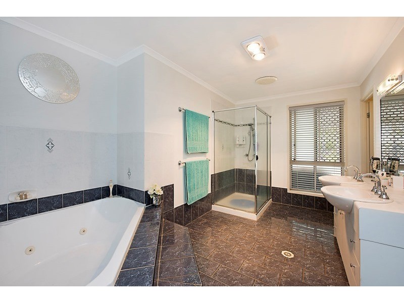 2 Archer Court, Pelican Waters QLD 4551