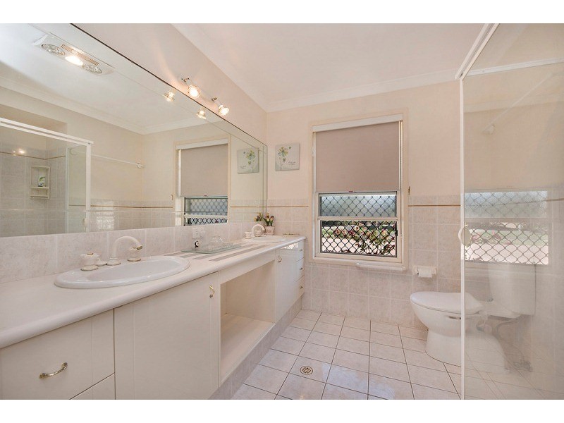 43 Kalowendha Avenue, Pelican Waters QLD 4551