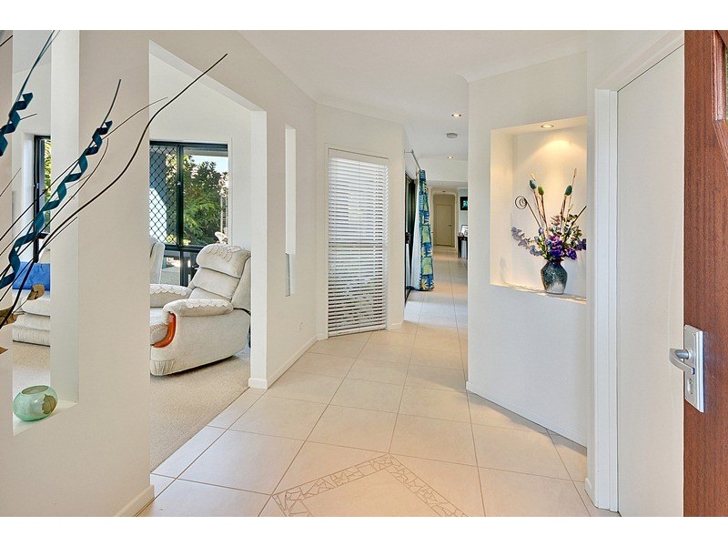 6 Melos Place, Kawana Island QLD 4575