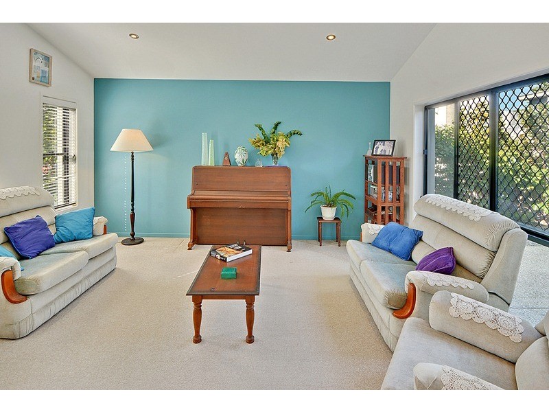 6 Melos Place, Kawana Island QLD 4575