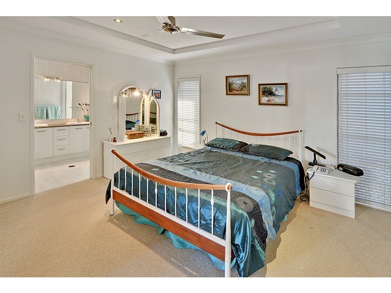 6 Melos Place, Kawana Island QLD 4575