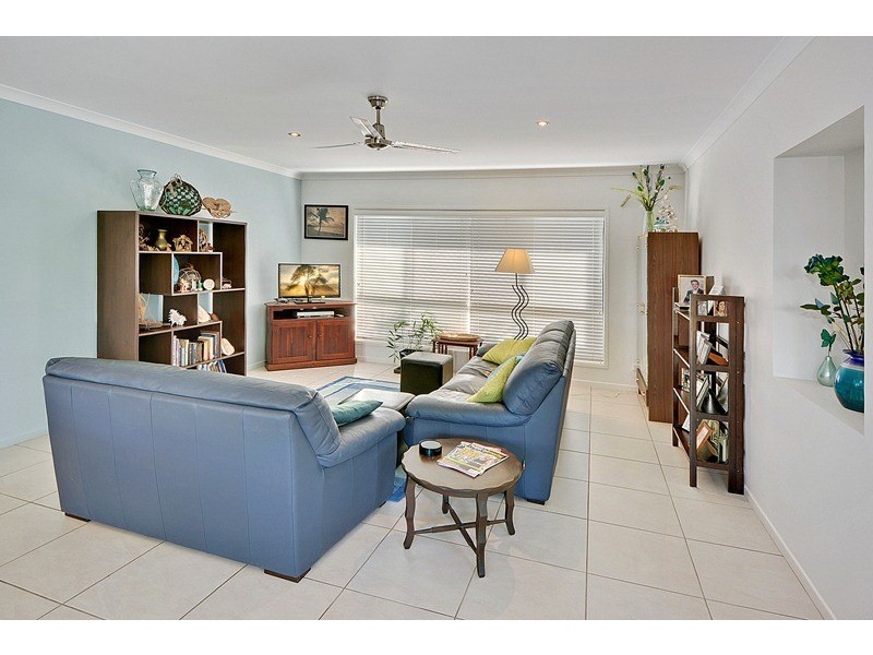 6 Melos Place, Kawana Island QLD 4575