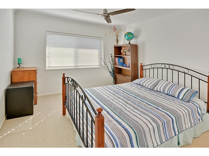 6 Melos Place, Kawana Island QLD 4575