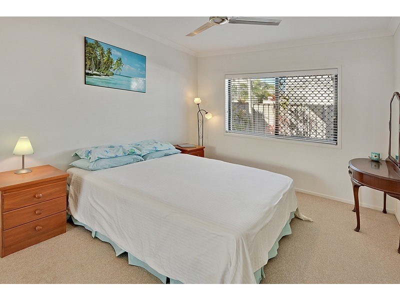 6 Melos Place, Kawana Island QLD 4575