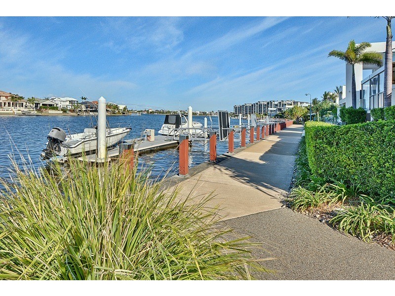 6 Melos Place, Kawana Island QLD 4575