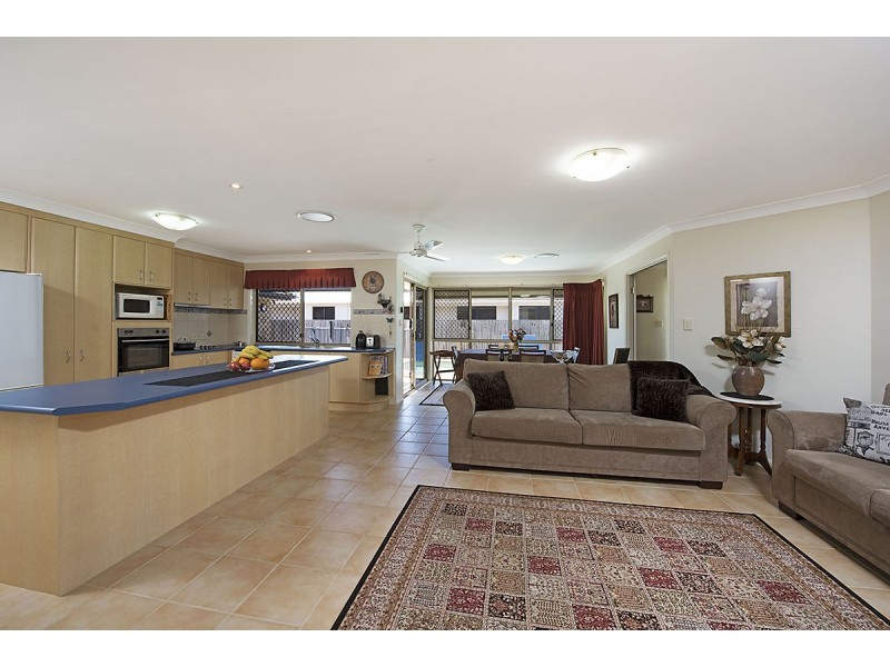 6 Carr Place, Pelican Waters QLD 4551