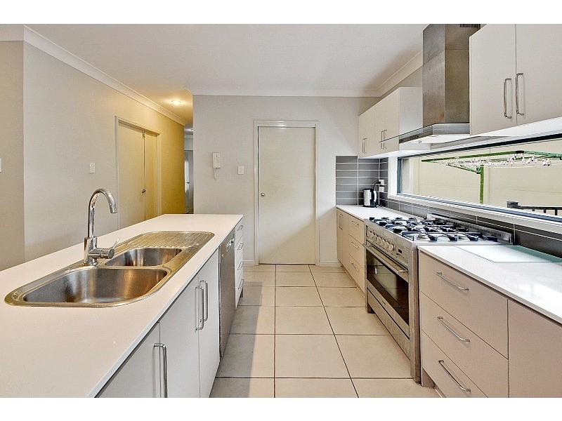 1 Lawley Street, Dicky Beach QLD 4551