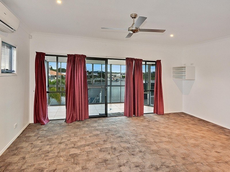 2 Quayline Close, Pelican Waters QLD 4551