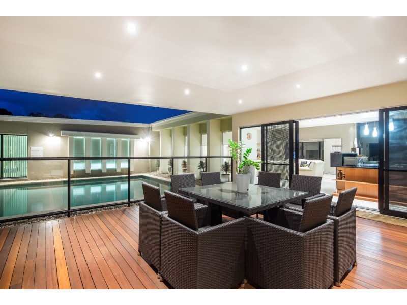 24 Campbellville Circuit, Pelican Waters QLD 4551