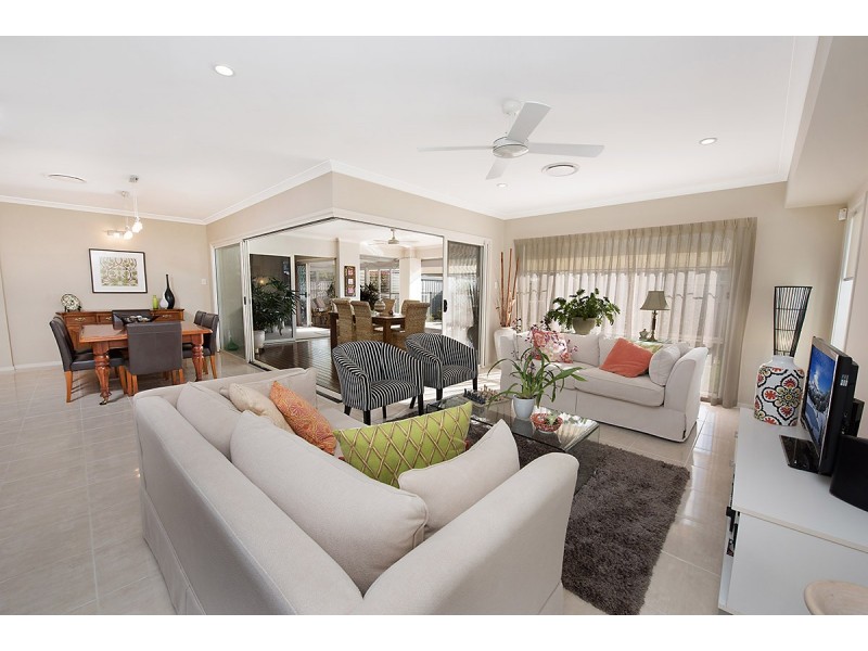 13 North Point Crescent, Pelican Waters QLD 4551